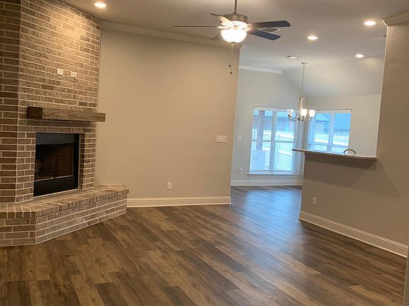 2nd image of 1407 Saratoga Dr