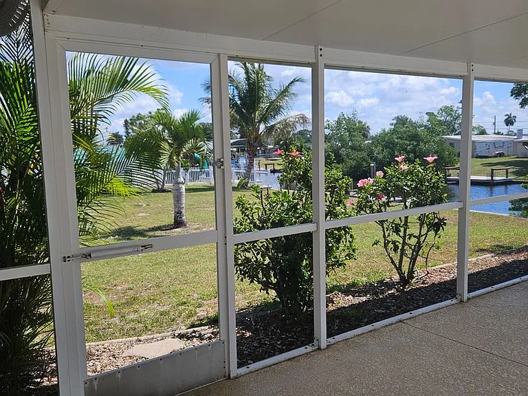 511 Palmetto Dr NE — Photo 23