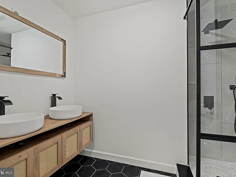 901 Russo Dr — Photo 22