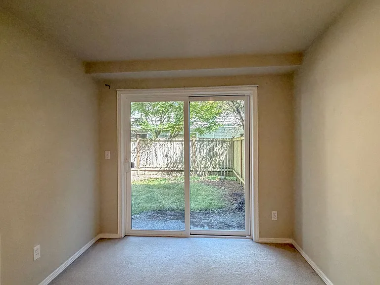 8538 Midvale Ave N #B — Photo 16