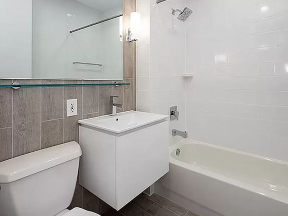 3rd image of 50 Murray St #3001