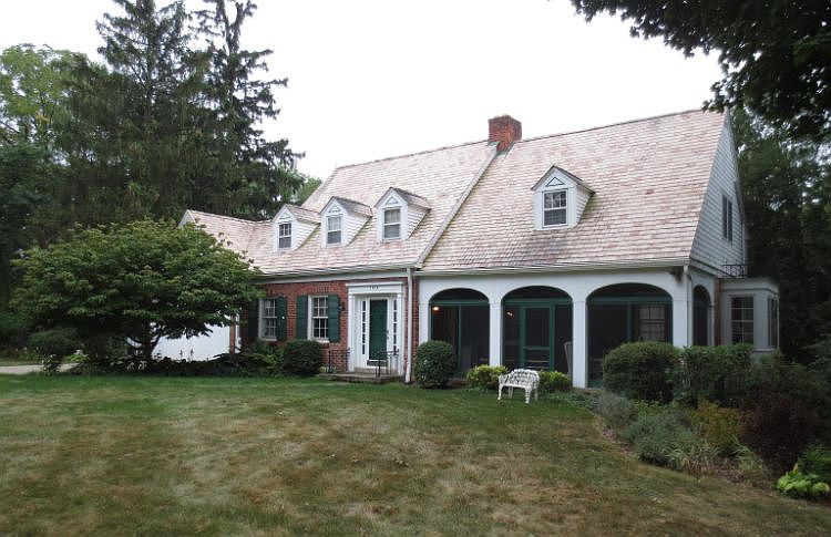 1st image of 1614 Woodlawn Park Dr