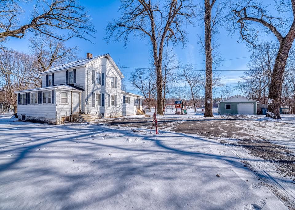 1st image of 33709 S West River Rd