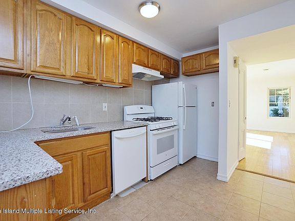 4th image of 56 Pond Way #A