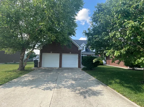 104 Pickerel Ct, Trafalgar, IN 46181