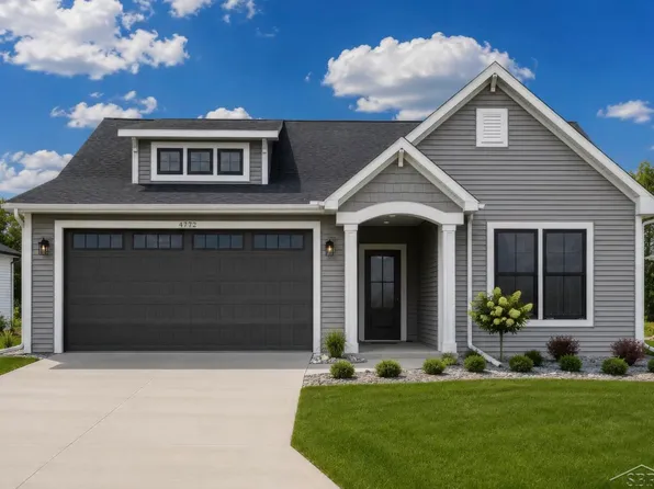 4772 Signature Dr, Bay City, MI 48706