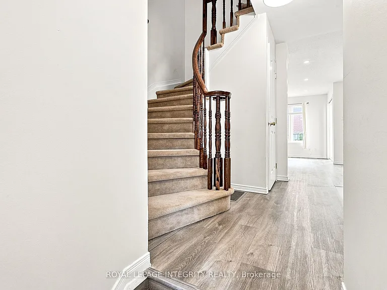 6 Crystal Park Cres — Photo 15