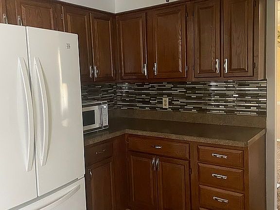 4th image of 1803 Carlyle Dr