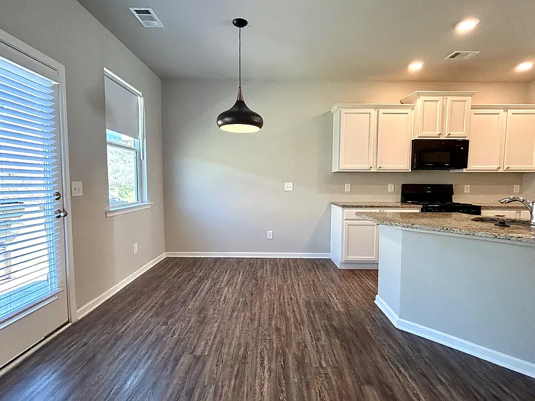 204 Aimes Dr — Photo 14