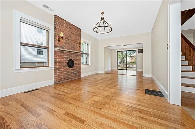 52 Linden St — Photo 6