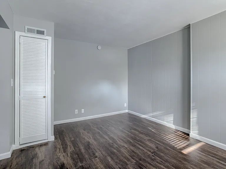 2233 S 20th St #2 — Photo 8