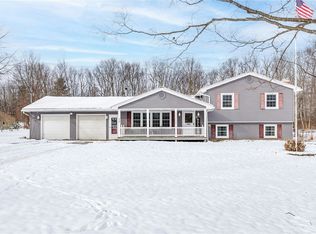 2747 Gildersleeve Rd, Walworth, NY 14568