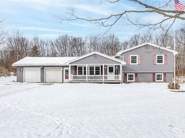 2747 Gildersleeve Rd, Walworth, NY 14568