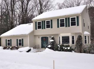 32 Old Village Ln, Unionville, CT 06085