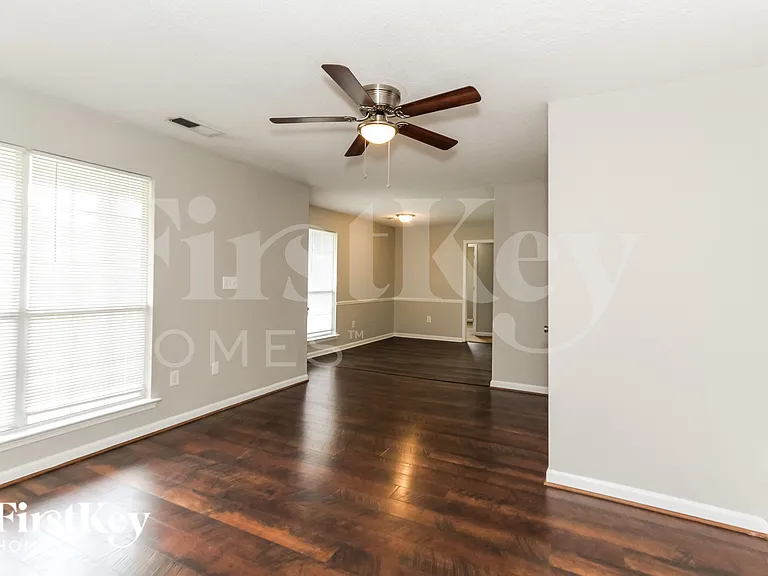 1186 King Arthur Ct — Photo 4