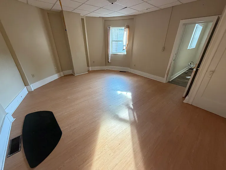 149 W Main St — Photo 12