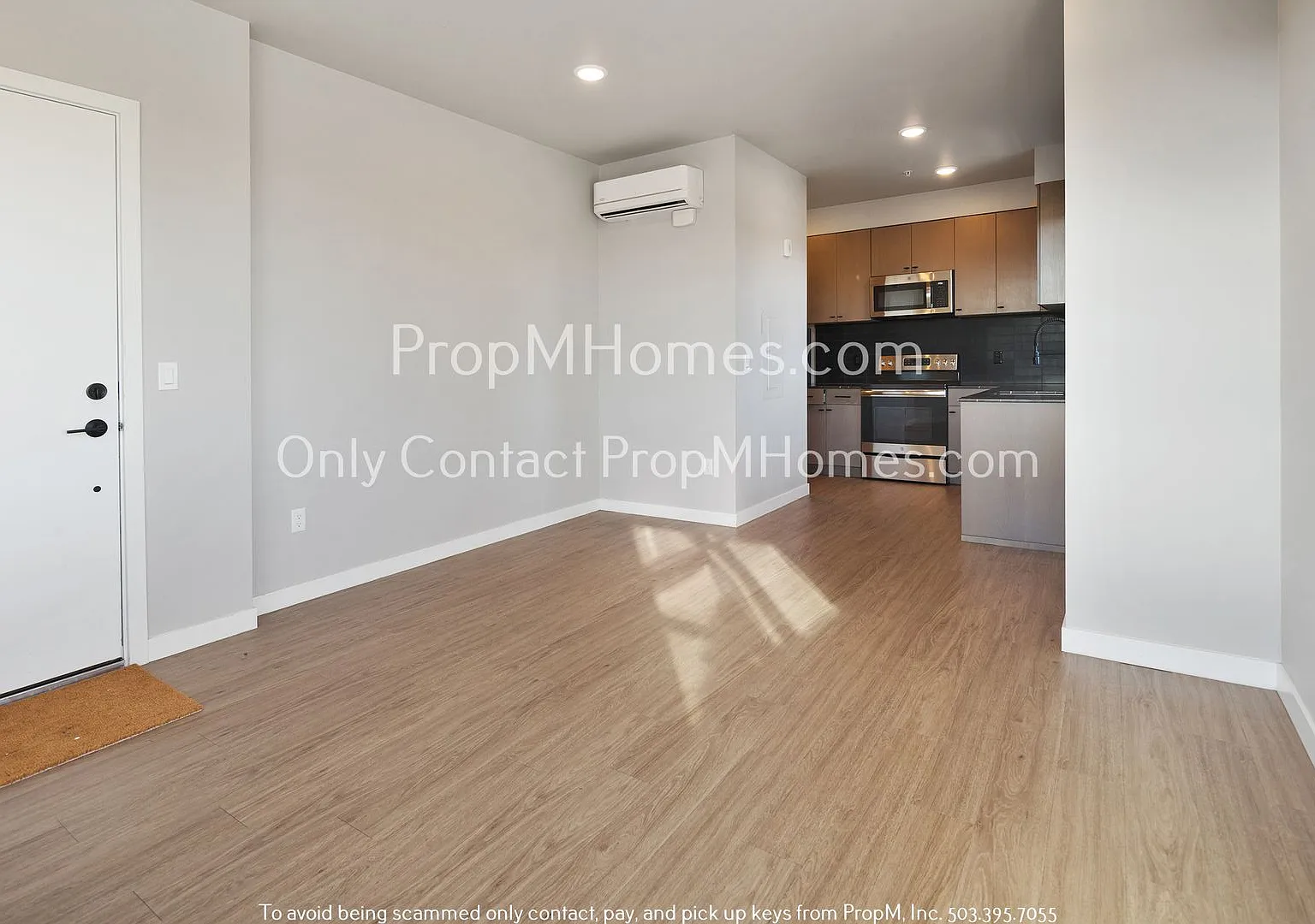 Charming Studio in Arbor Lodge! Modern Updates! Plenty of Light! — Photo 3