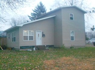 604 N Wacouta Ave, Prairie Du Chien, WI 53821
