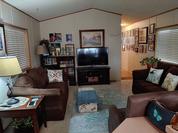 3rd image of 1004 NE 72nd St