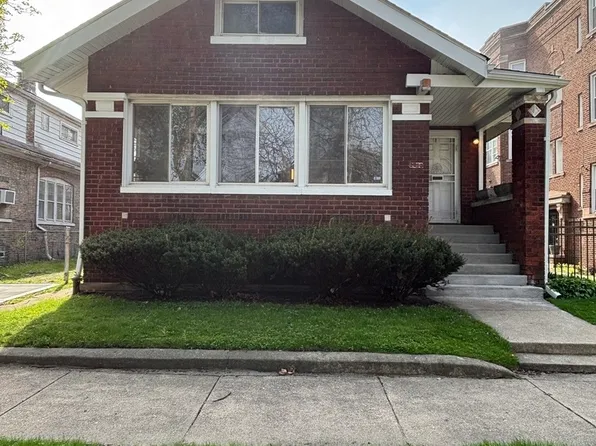 7518 S Ridgeland Ave, Chicago, IL 60649
