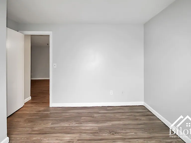859 Pine Street — Photo 15