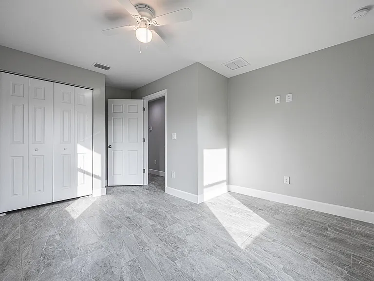 184 Broward Ave — Photo 10