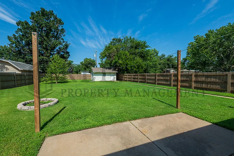 3 bed, 1.0 bath, 1236 sqft, $1,395 — Photo 3