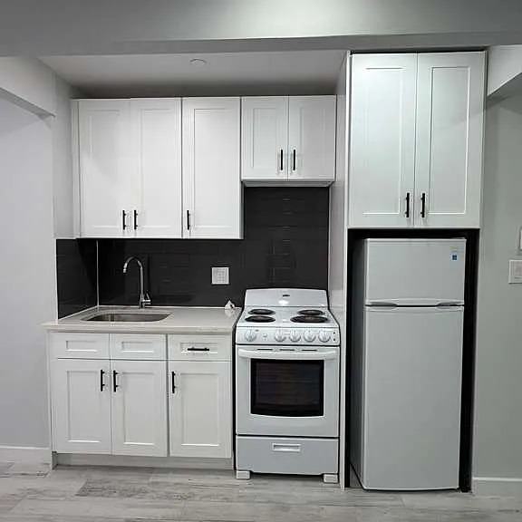 346 Shepherd Ave #3 — Photo 2
