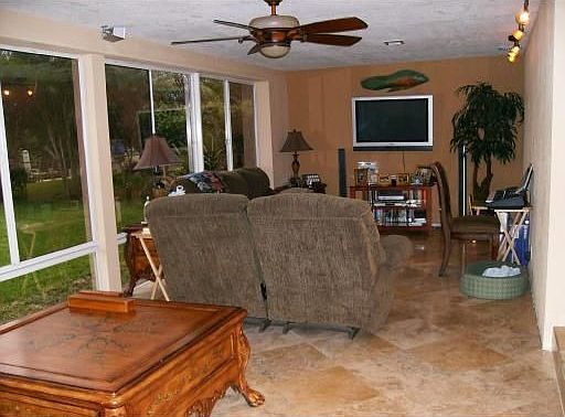 5th image of 4464 SW 37th Ave