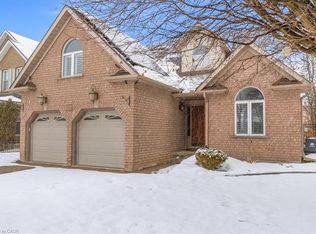 52 Longhurst Cres, Cambridge, ON N1T 1R8