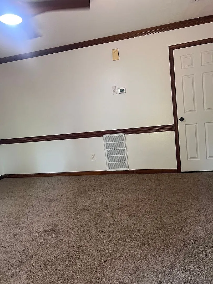 2 Academy Lane, Hampton - Available 8/2/2021 — Photo 3