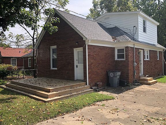 Rear and side entrance view 