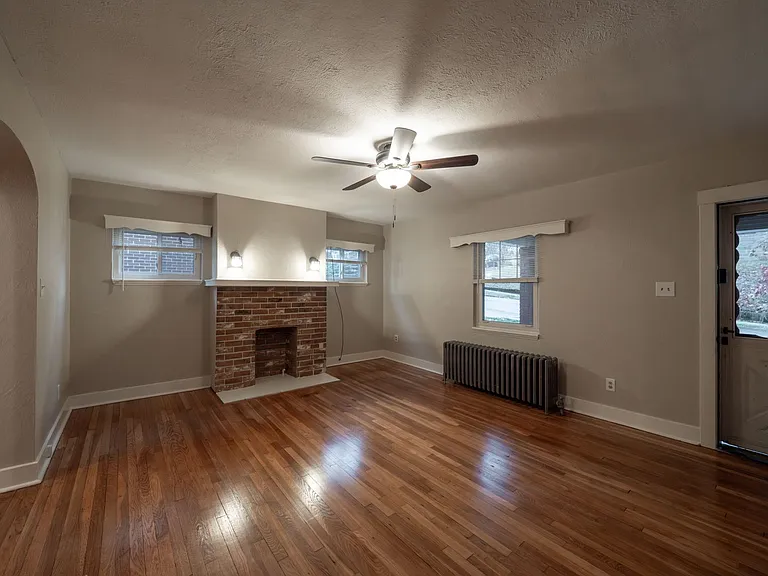 514-516 McCully St — Photo 3