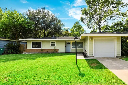 10202 Woodwind Dr Photo 1