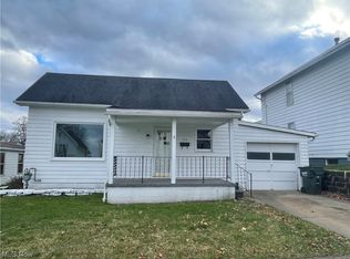 735 Vine St, Coshocton, OH 43812