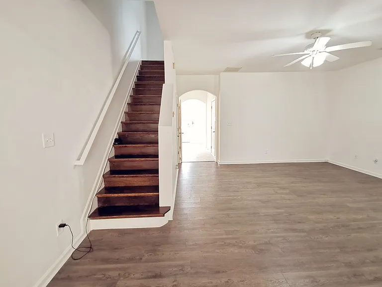 2073 Executive Dr — Photo 15