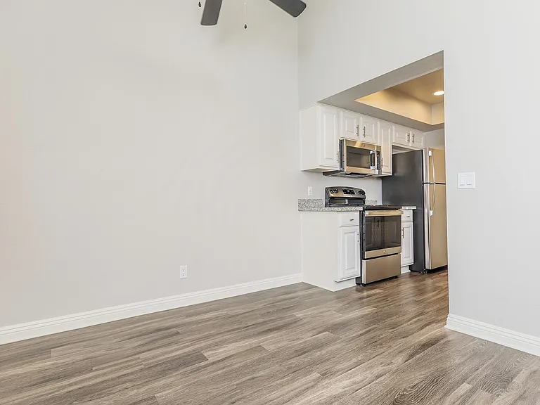 Villa La Paz Apartment Homes — Photo 33