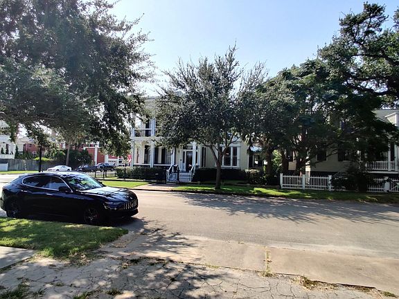 2nd image of 1506 Sealy St #2