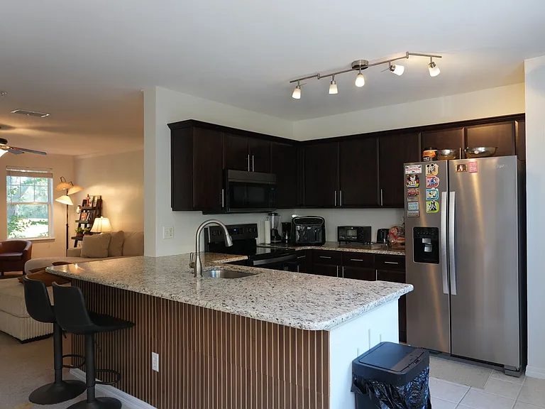 1004 Waterside Dr — Photo 29