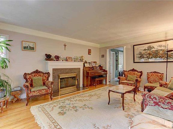 4th image of 35 Primrose Dr