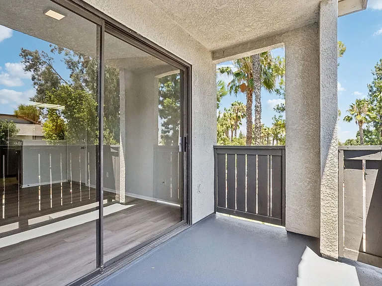 Hensley at Corona Pointe — Photo 10