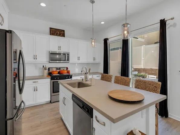 4241 Horvath St #106, Corona, CA 92883