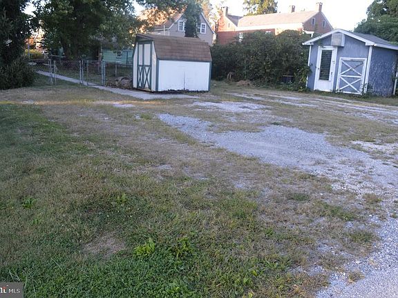 3rd image of 311 Lincoln Way W