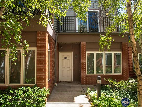 3rd image of 1411 Parade St #1411