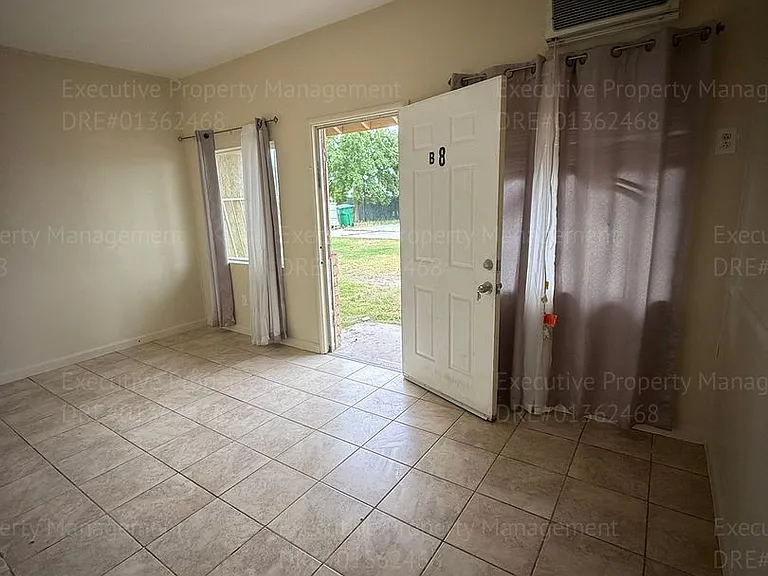 9530 S. Union Ave — Photo 6