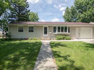 359 Garden Ct, Sycamore, IL 60178