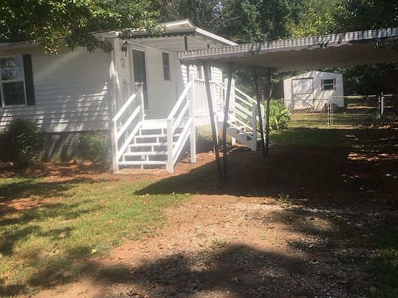 3rd image of 105 Gray Fox Ln