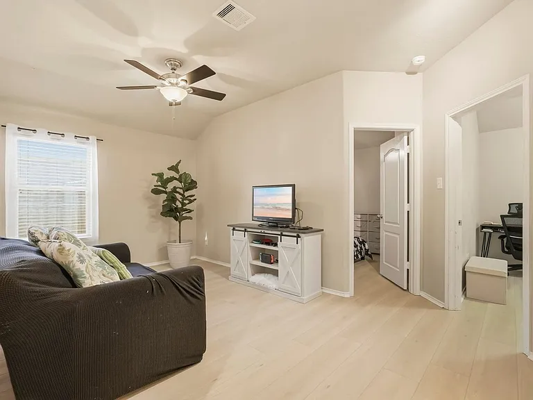 8022 Atwood Hills Ln — Photo 18