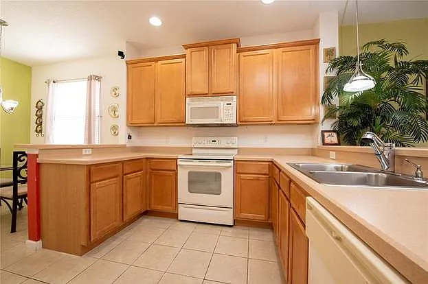 2920 Willow Creek Ln — Photo 52