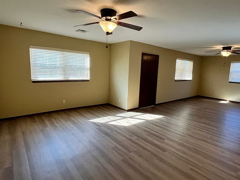 229 E Lincoln Ave — Photo 14